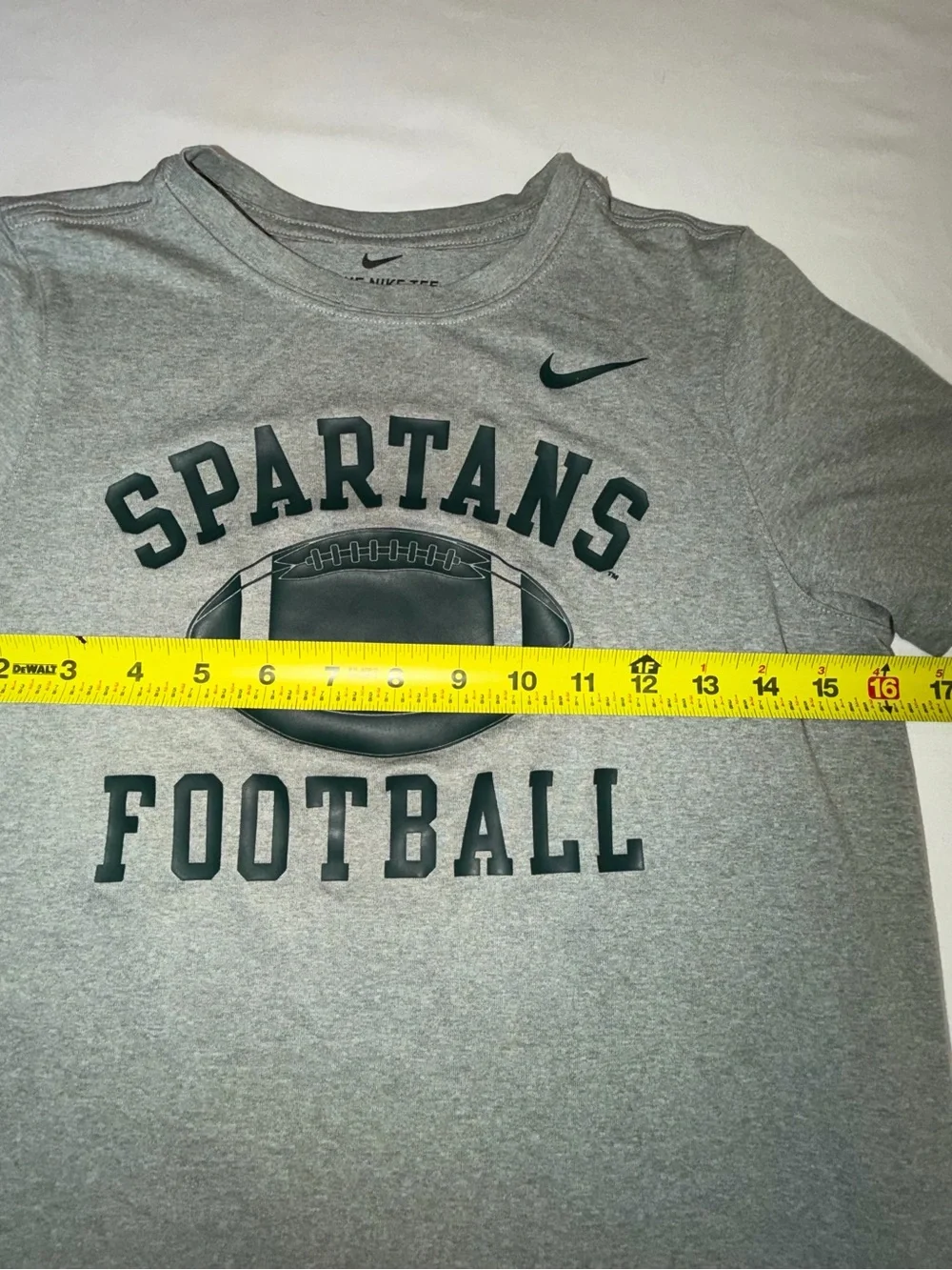 Nike Dri-Fit Tee with Green Print Boys L. MSU Football. Michigan State C1 edpm
